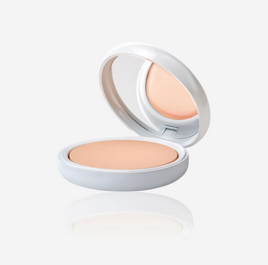 ROZJASŇUJÍCÍ MAKE UP SPF 50 - POŠKOZENÝ VÝROBEK