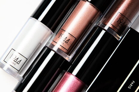 Holografické tekuté oční stíny v 5 odstínech 1944 PARIS